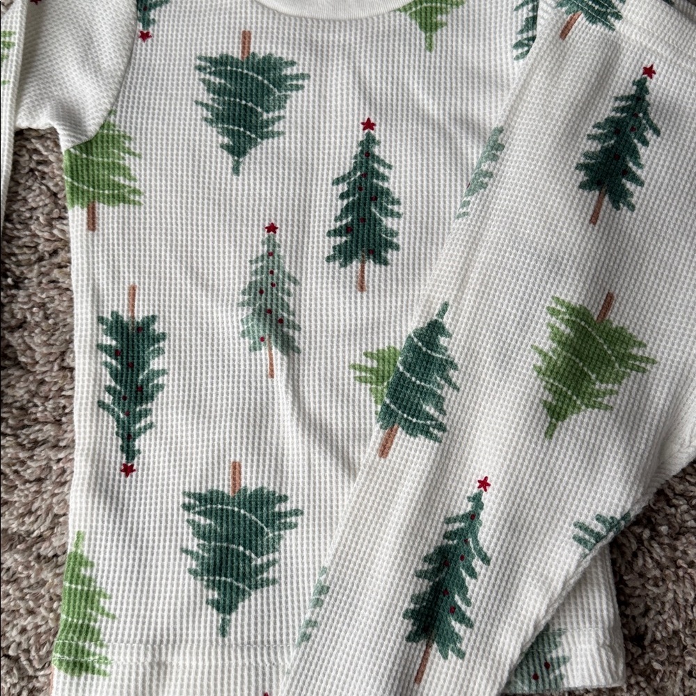 Carter’s Christmas tree pajama set - Picture 2 of 3